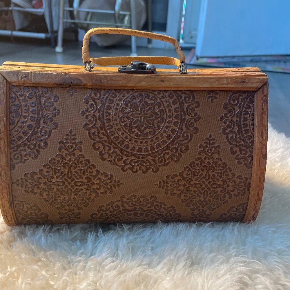 VINTAGE y2k HAND CARVED LIGHT BROWN WOODEN PURSE Hippie Retro Boho